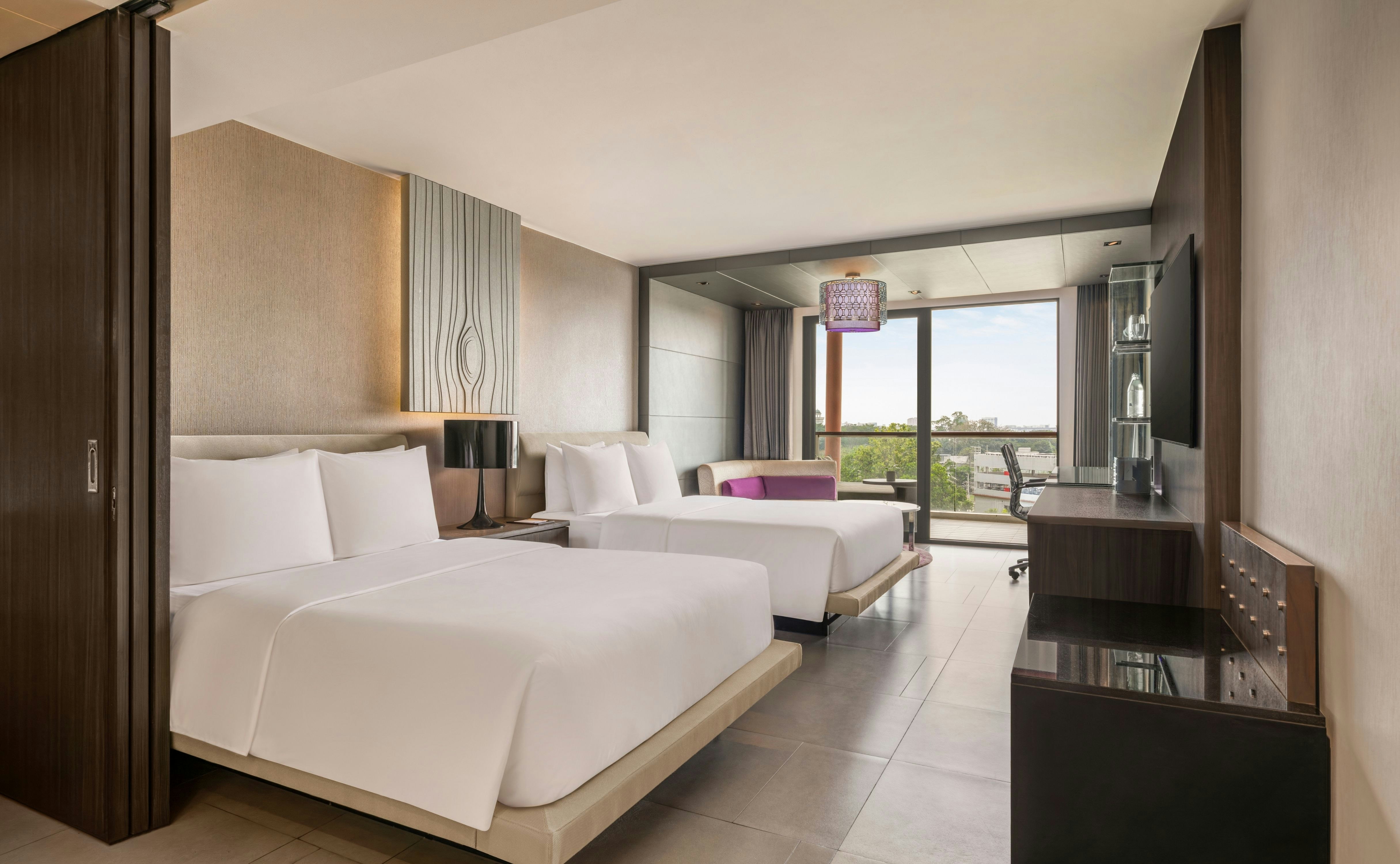 DELUXE, TWIN BEDS
