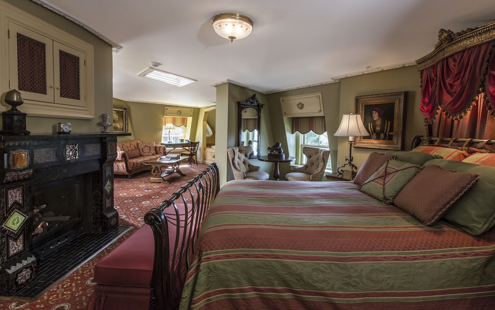 The Chanler at Cliff Walk 16/82
