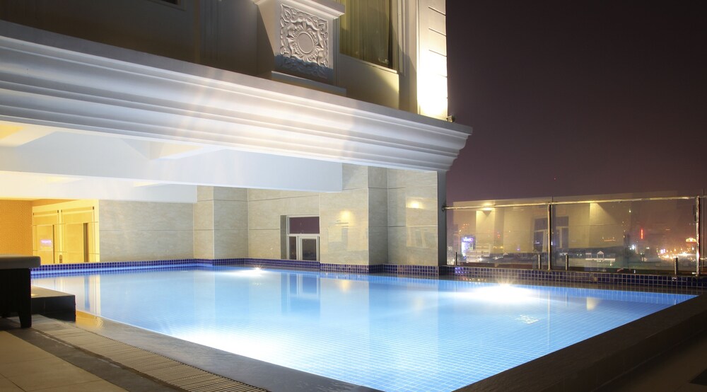 West Hotel 3/54