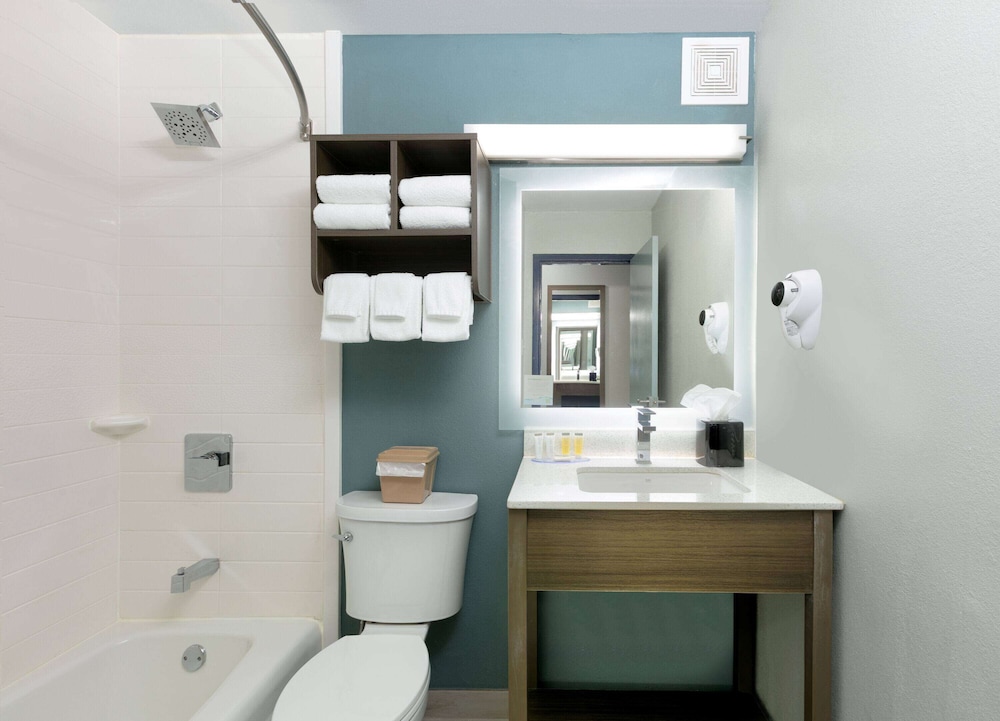 Baymont by Wyndham East Ridge 48/49
