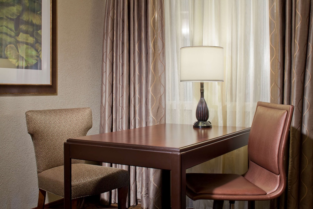 Embassy Suites by Hilton Dallas Near the Galleria 67/71