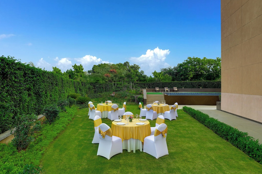 Lemon Tree Hotel Sohna Road 44/50