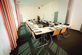 NOVINA HOTEL HERZOGENAURACH HERZO-BASE 55/66