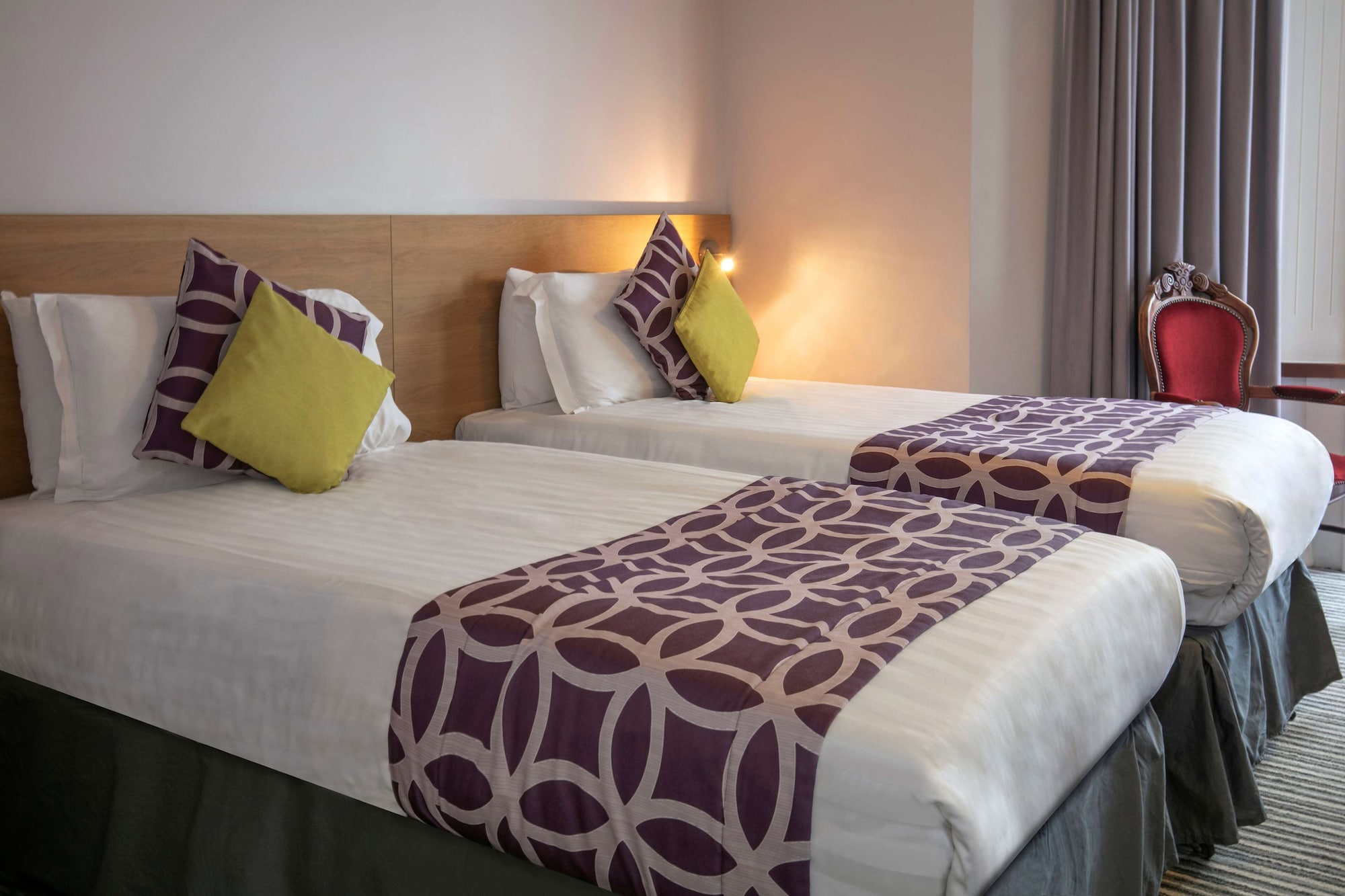 Suite, King Bed, Patio