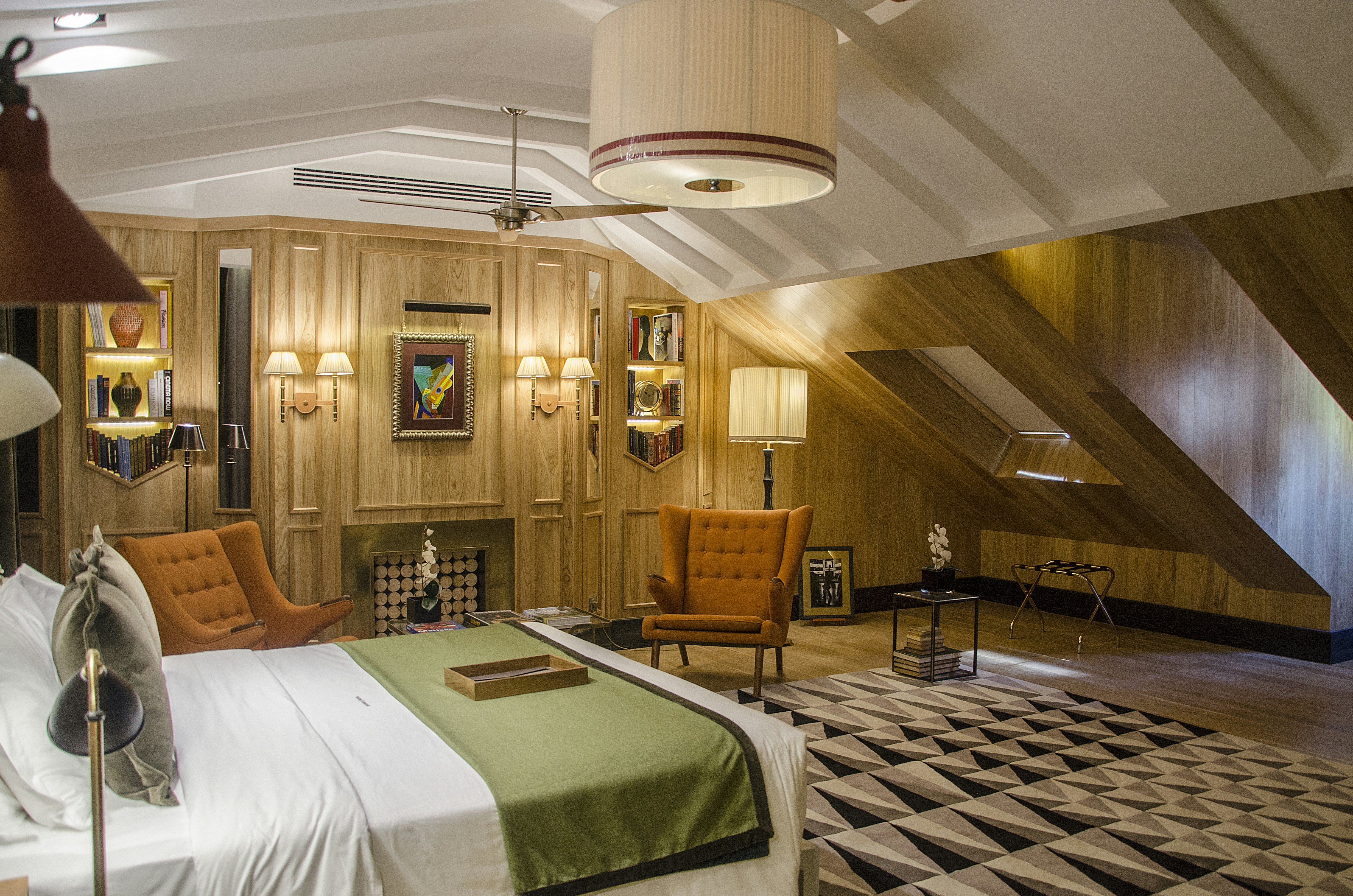 Master, Suite, Double or Twin Bed