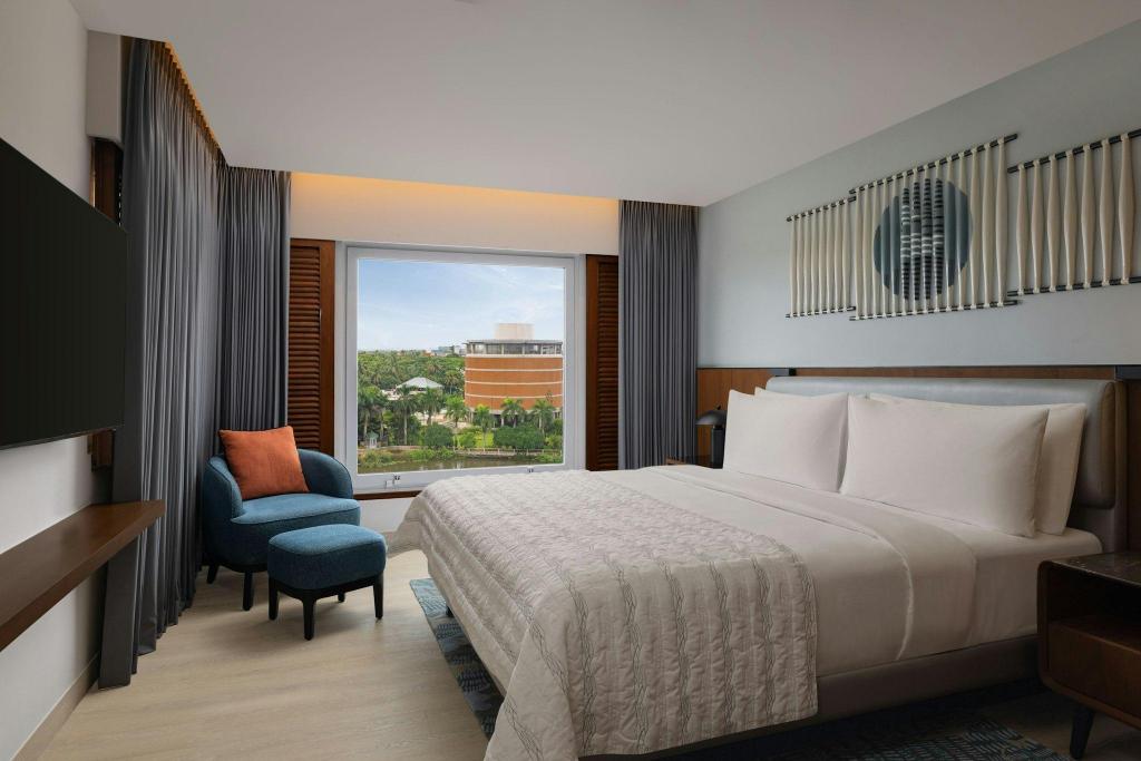 1 Bedroom, Backwater, Suite, King Bed, Island View