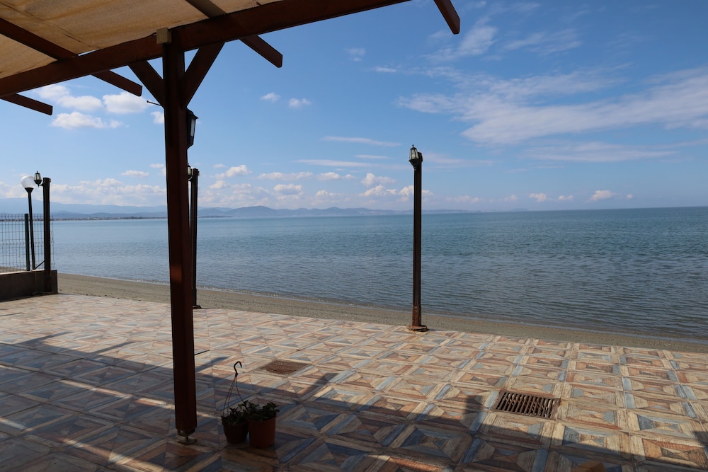 Demir Otel Restaurant 38/41