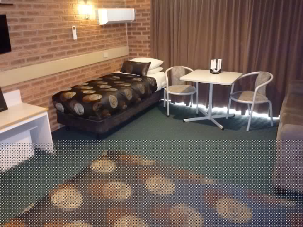 Colonial Motor Inn Bairnsdale 18/37