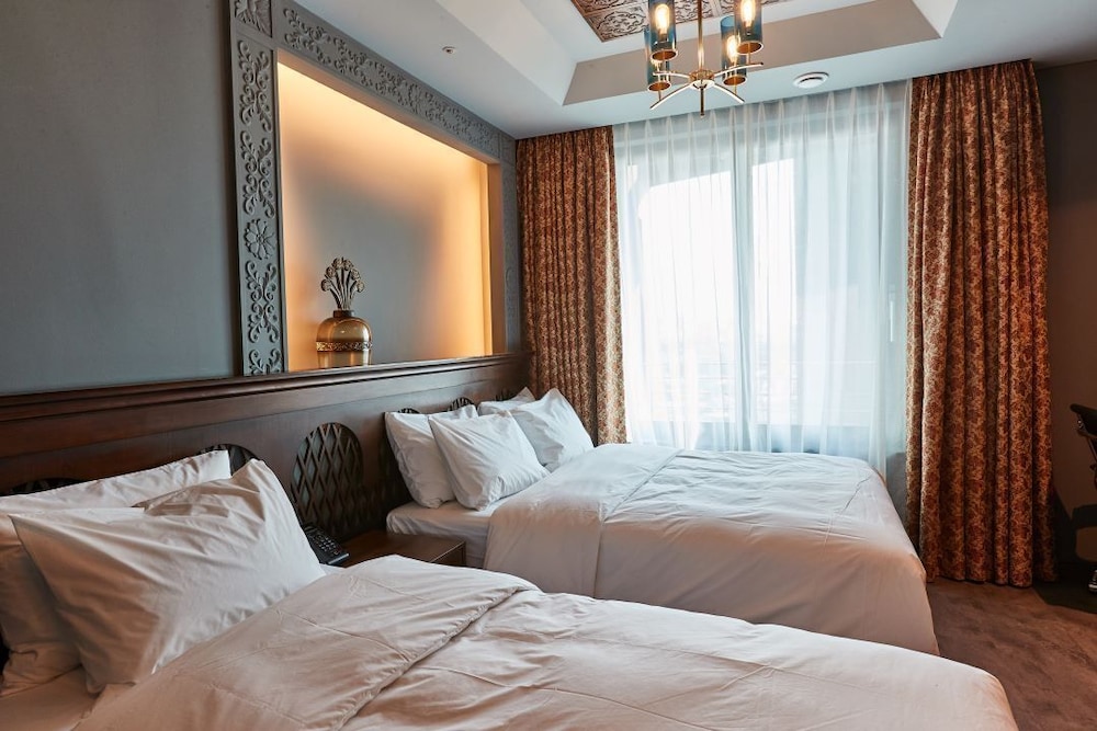 Partyz Hotel 14/76