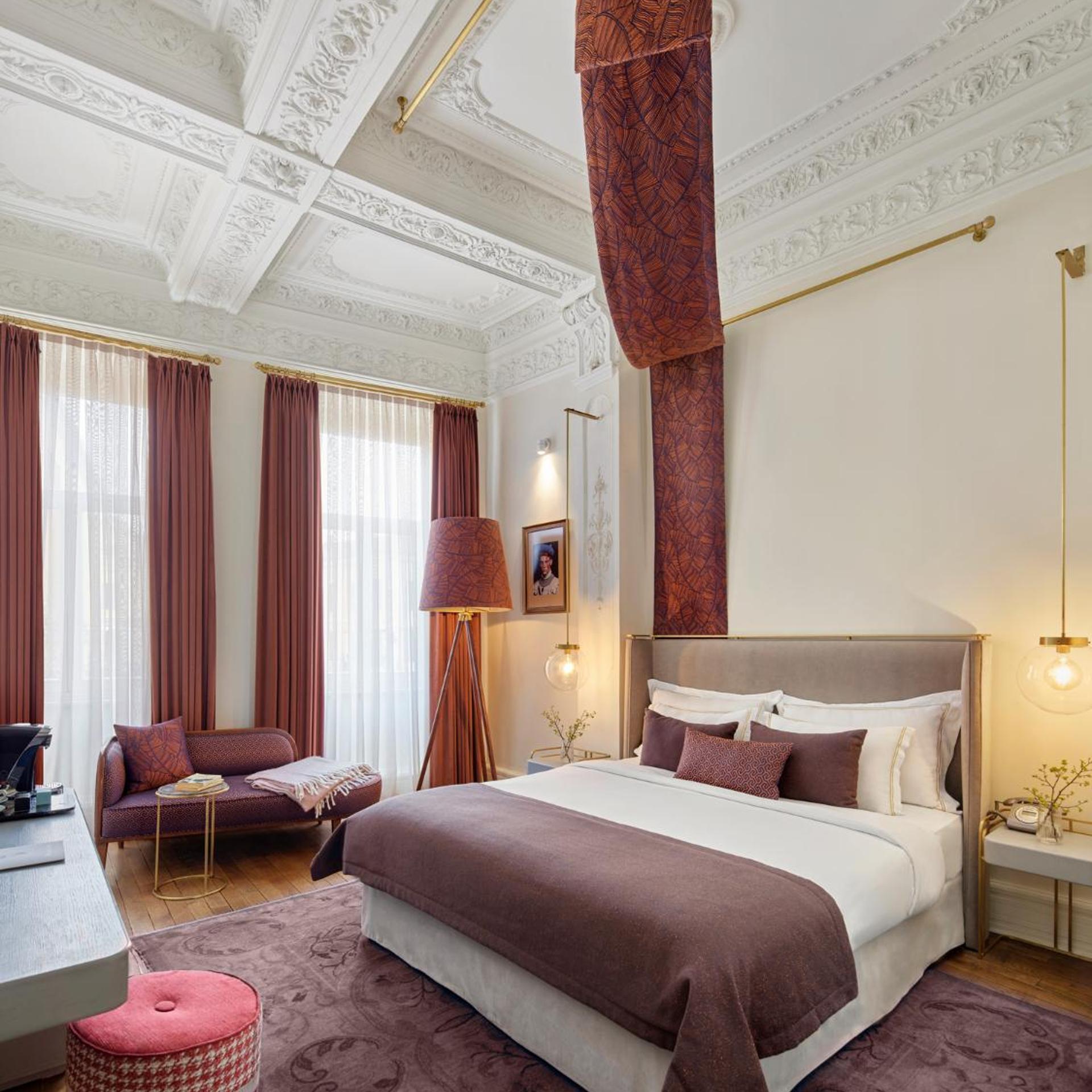 Premium, King Bed, Avenue View