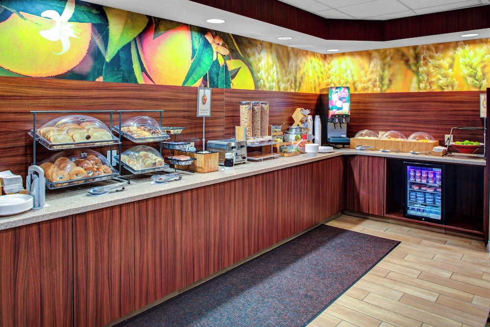 Lobby at Fairfield Inn Suites Emporia I 95, EMPORIA - VA