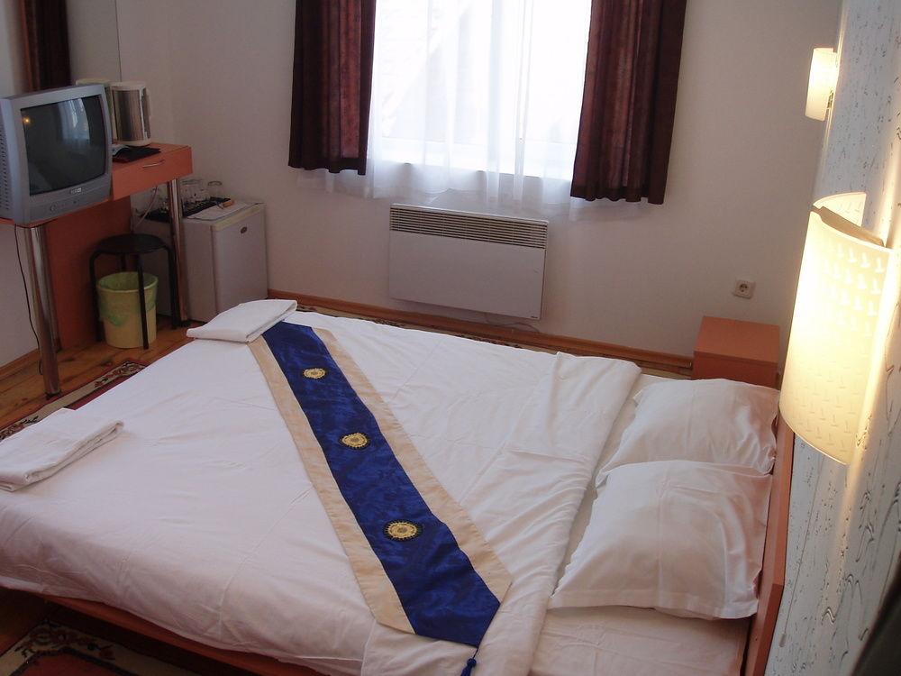 Scottys Boutique Hotel 7/25