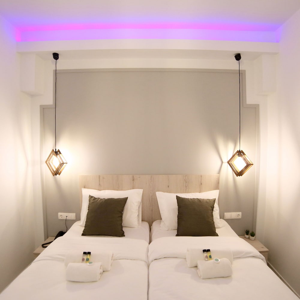 Idi Hotel 20/26