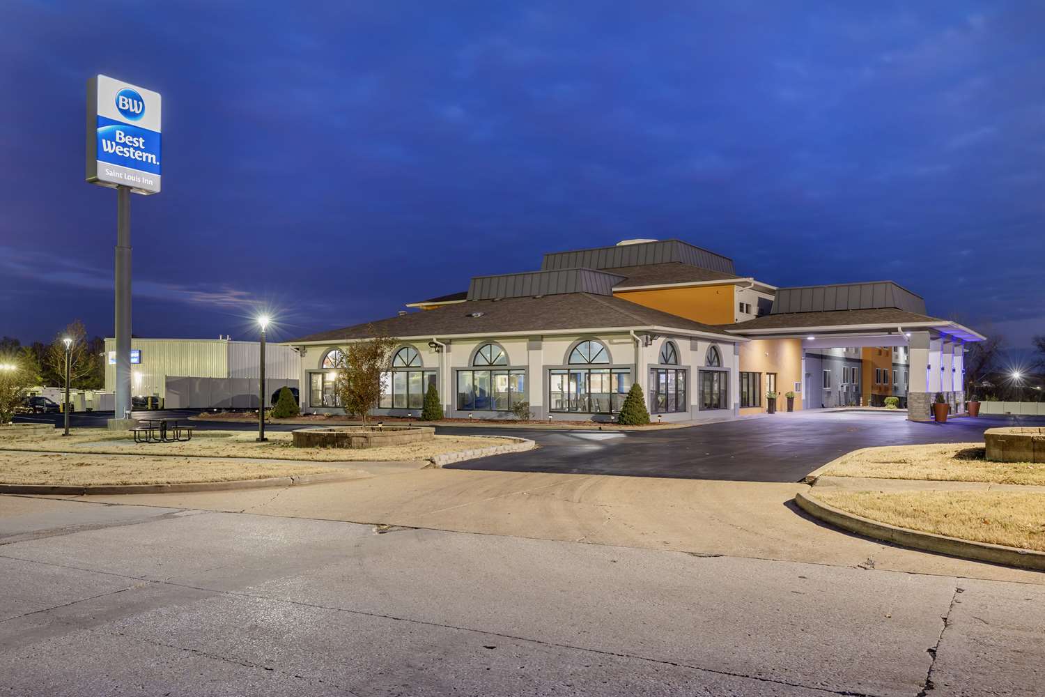 Best Western St. Louis Inn 2/38