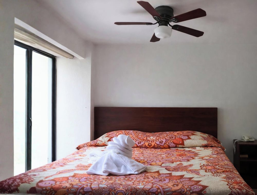 Hotel Rúa 13/50