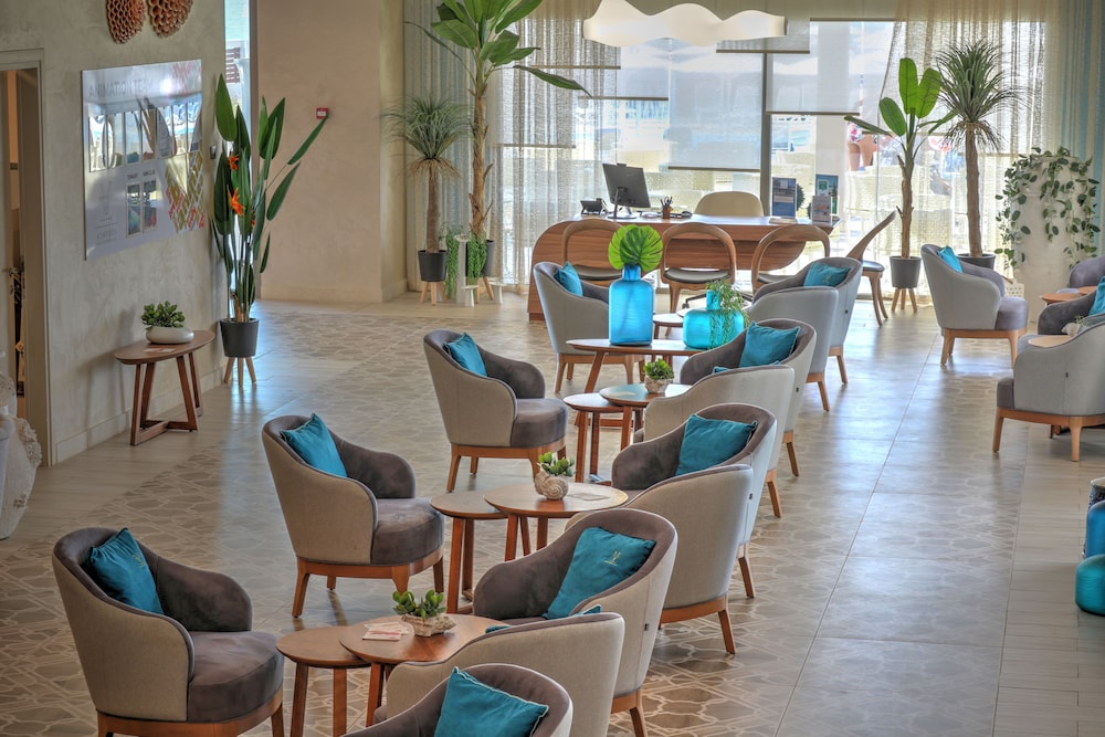 Almyros Beach Resort & SPA 22/23