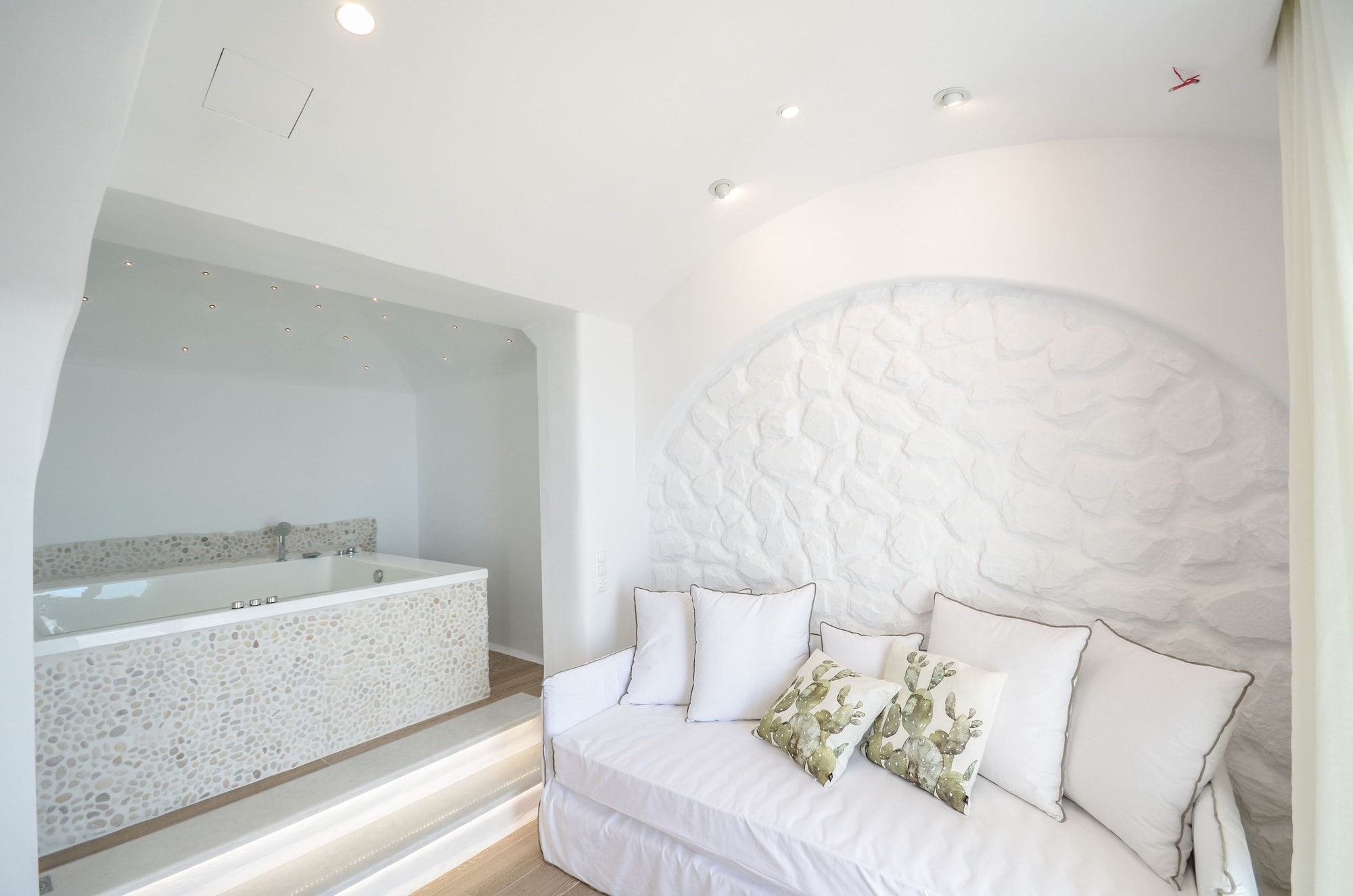 PREMIUM, SUITE, KING BED, SEA VIEW, JETTED TUB