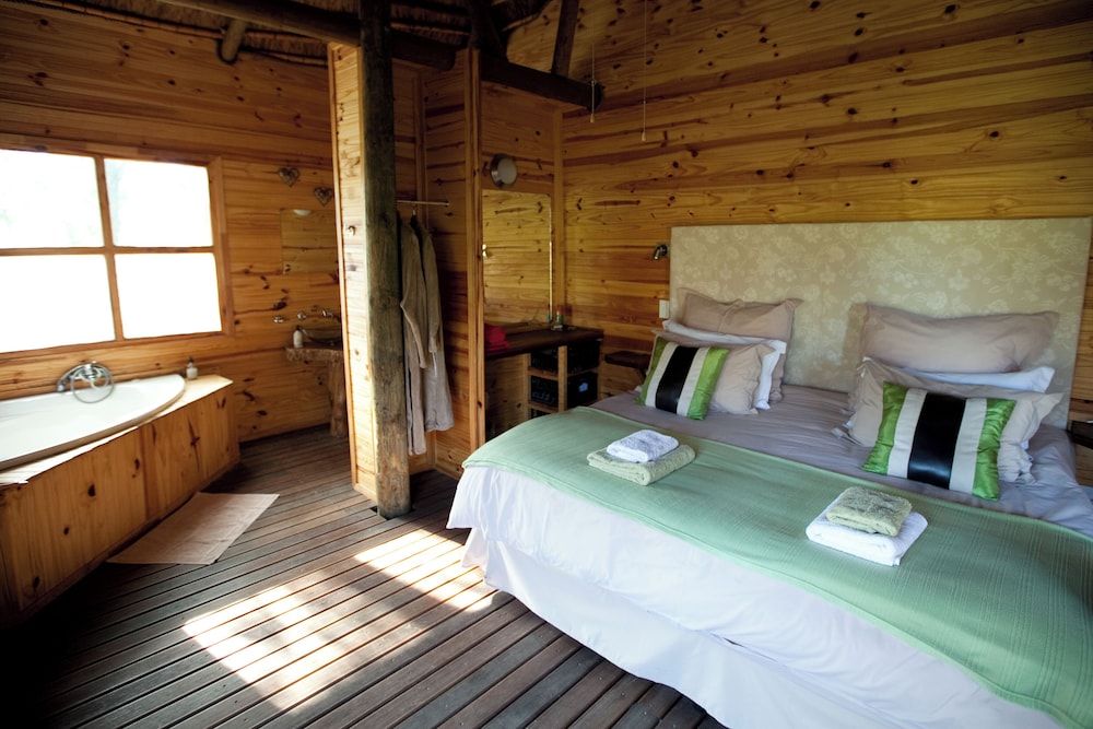 3 Bedrooms, Tree House, Family, Lodge, Twin Beds, 2 King Beds, Sofa