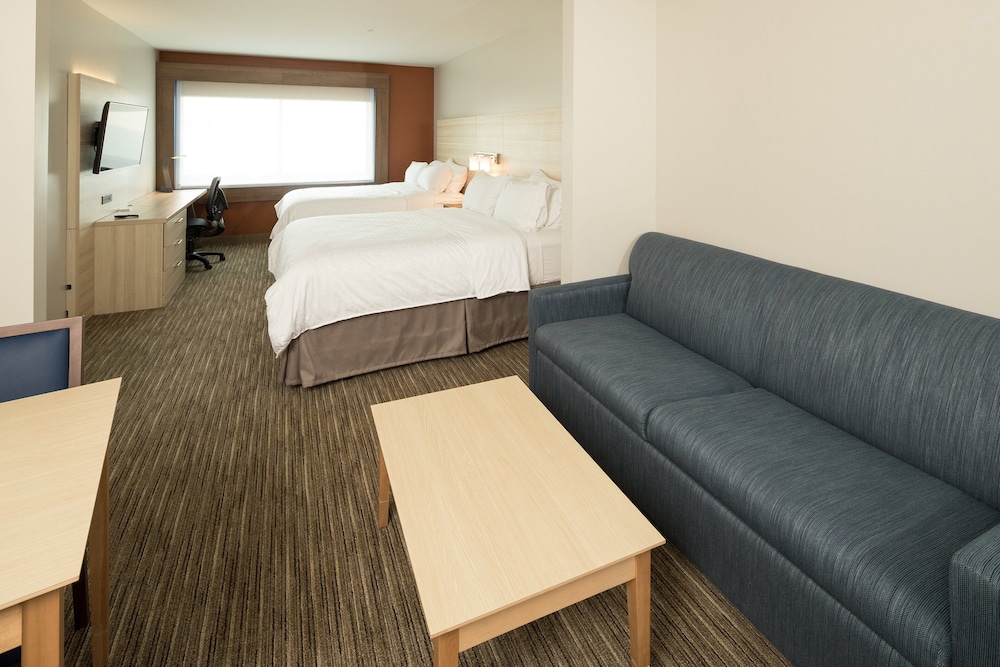 Holiday Inn Express Suites Gaylord 17/44