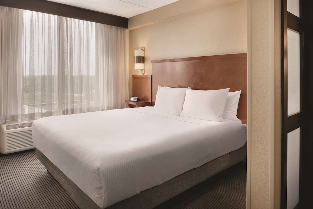 Hyatt Place Chicago/Hoffman Estates 5/48
