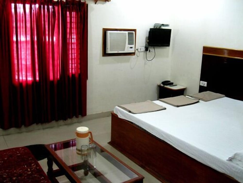 HOTEL AJAY INTERNATIONAL 46/46
