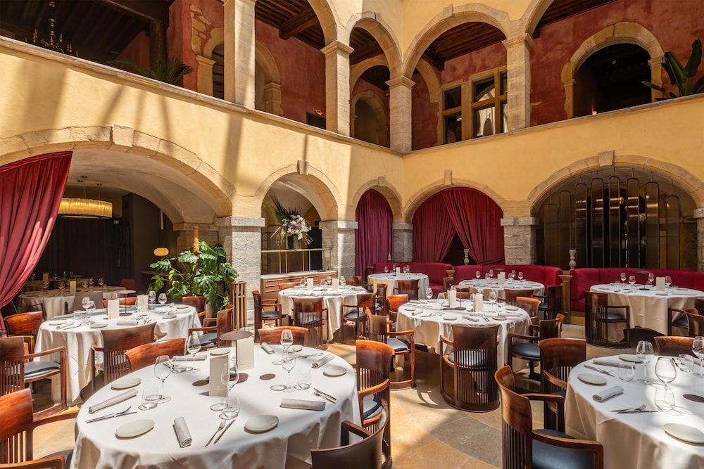 Cour des Loges Lyon, A Radisson Collection Hotel 61/79