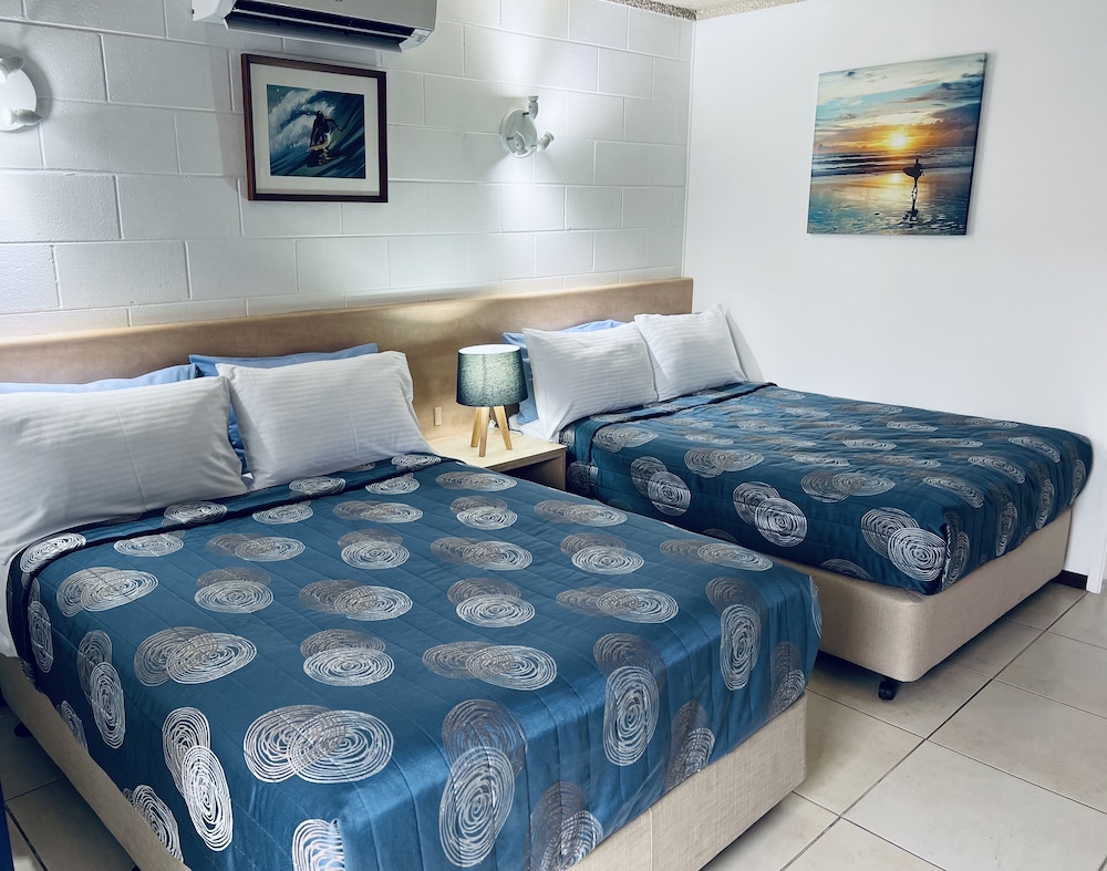 Moffat Beach Motel 16/62