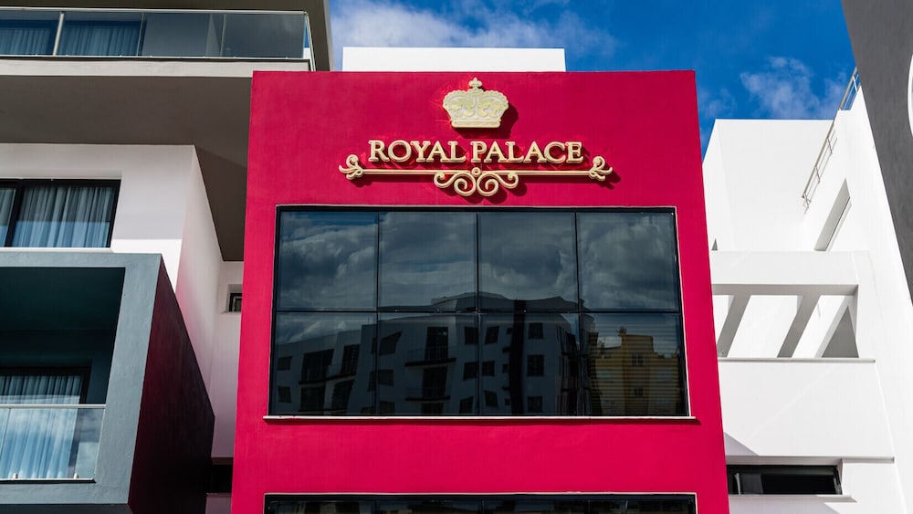 Royal Palace Hotel 3/50
