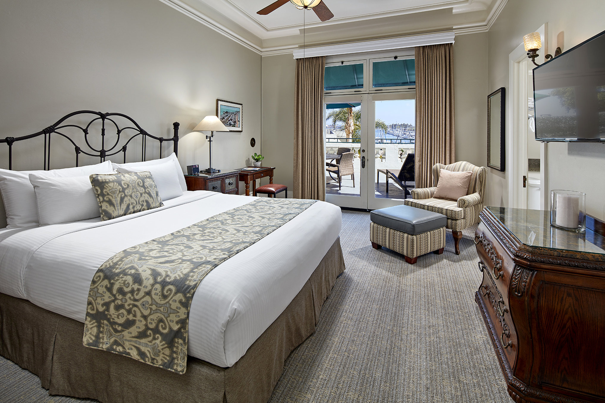 Glorietta Bay Inn 18/78