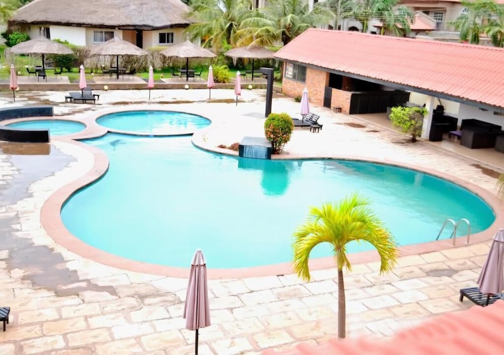 The Aknac Hotel 50/50