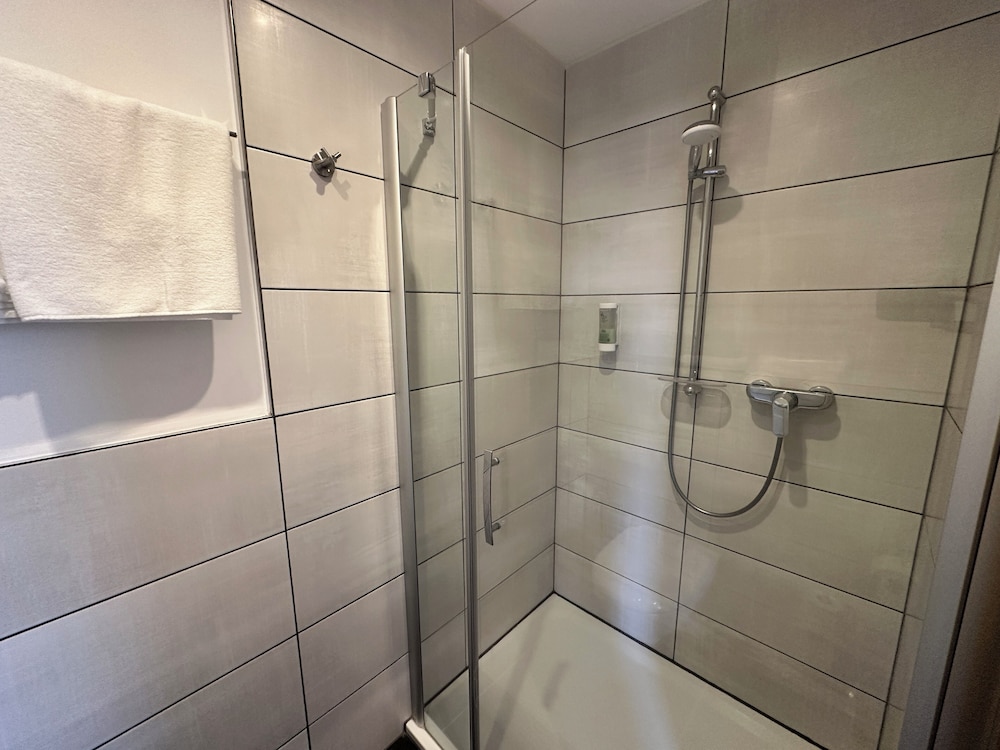 Hotel Athen Kelsterbach Frankfurt Airport 46/50