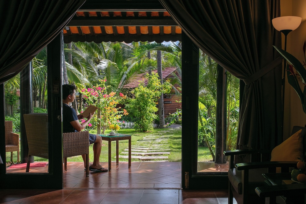 Sea Lion Beach Resort And Spa 58/59
