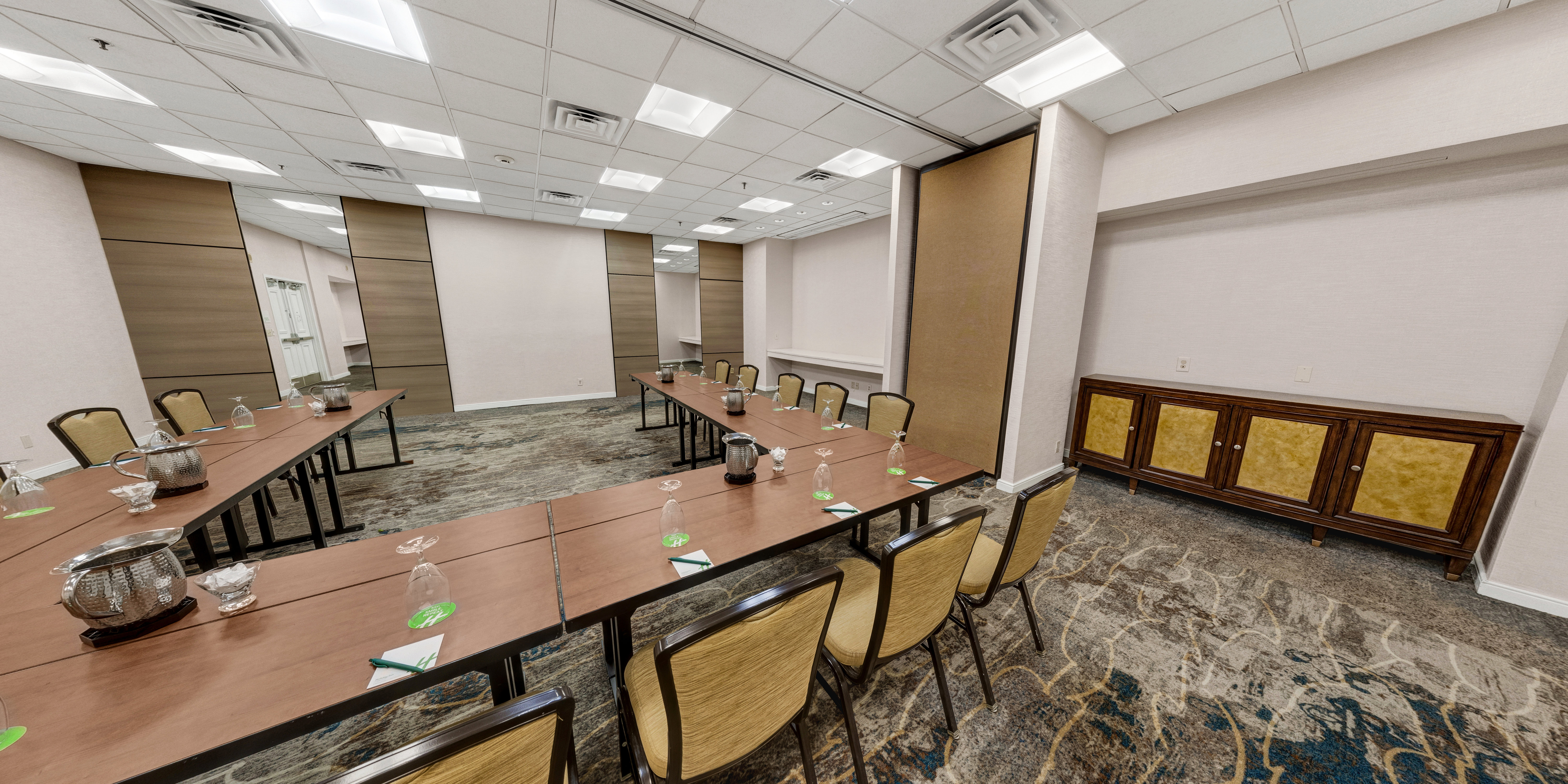 Holiday Inn San Antonio-Riverwalk 46/65