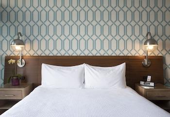 TOWER, DELUXE, KING BED, OCEAN VIEW