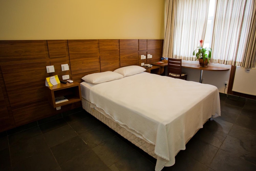 AIPANA PLAZA HOTEL 18/34