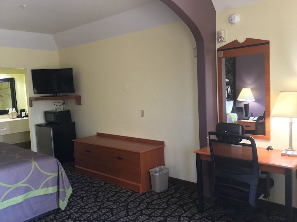 Super 8 by Wyndham Fairfield, TX 28/36