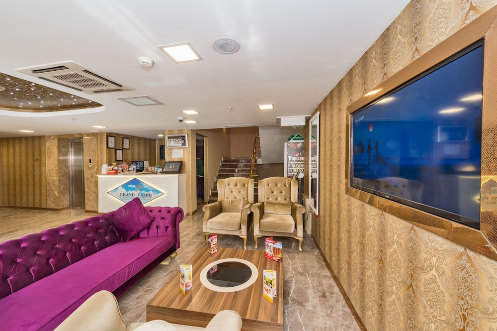 Grand Pamir Hotel 35/50