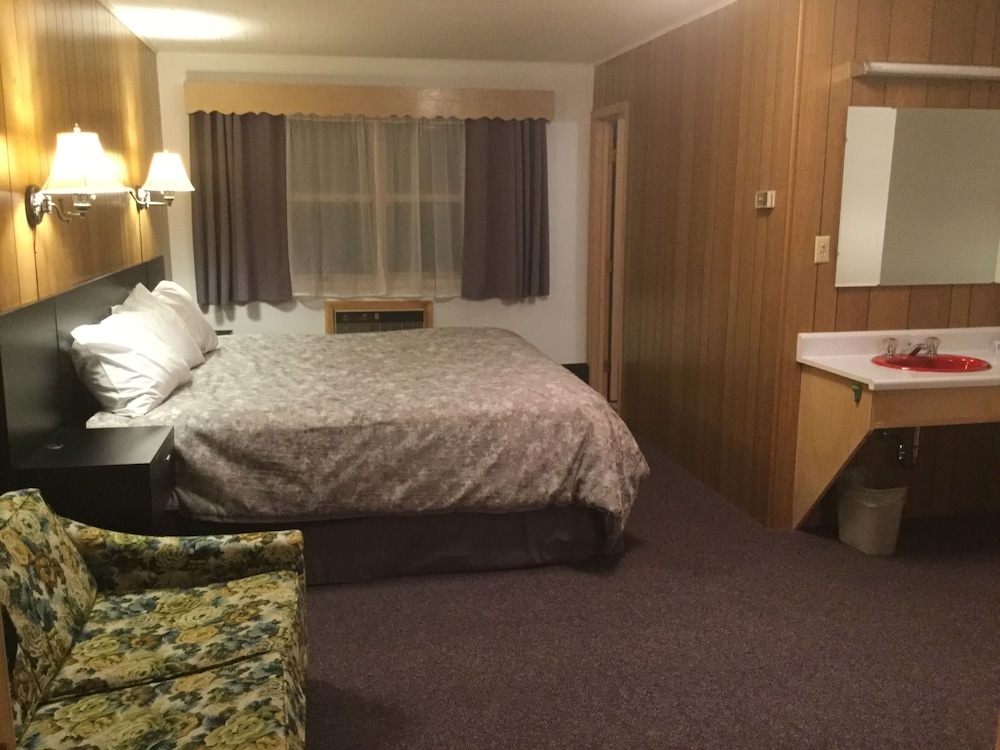 Cedars Motel 41/72