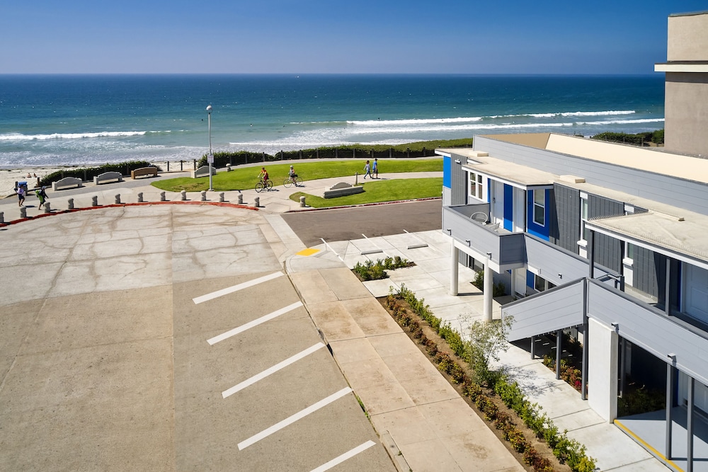 Pacific View Inn 5/59