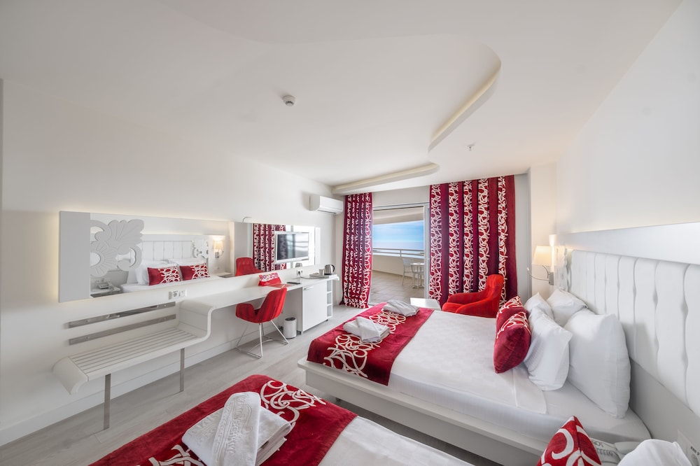 Laguna Beach Alya Resort & SPA 15/50