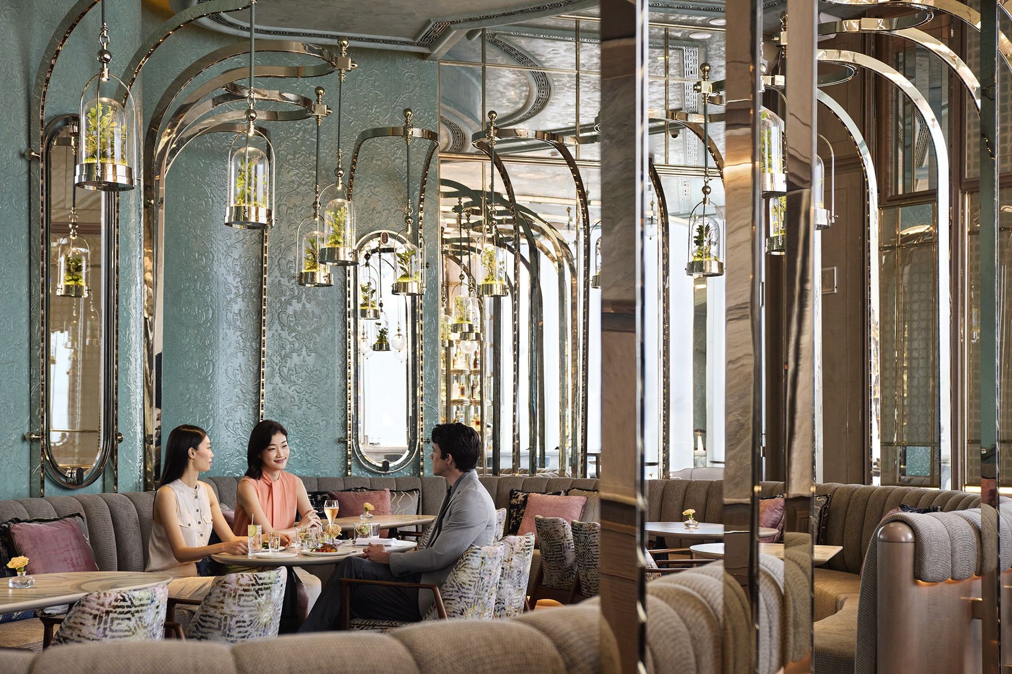 Four Seasons Hotel Hong Kong 53/76