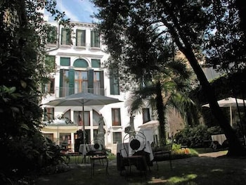 Hotel Palazzo Abadessa 2/50