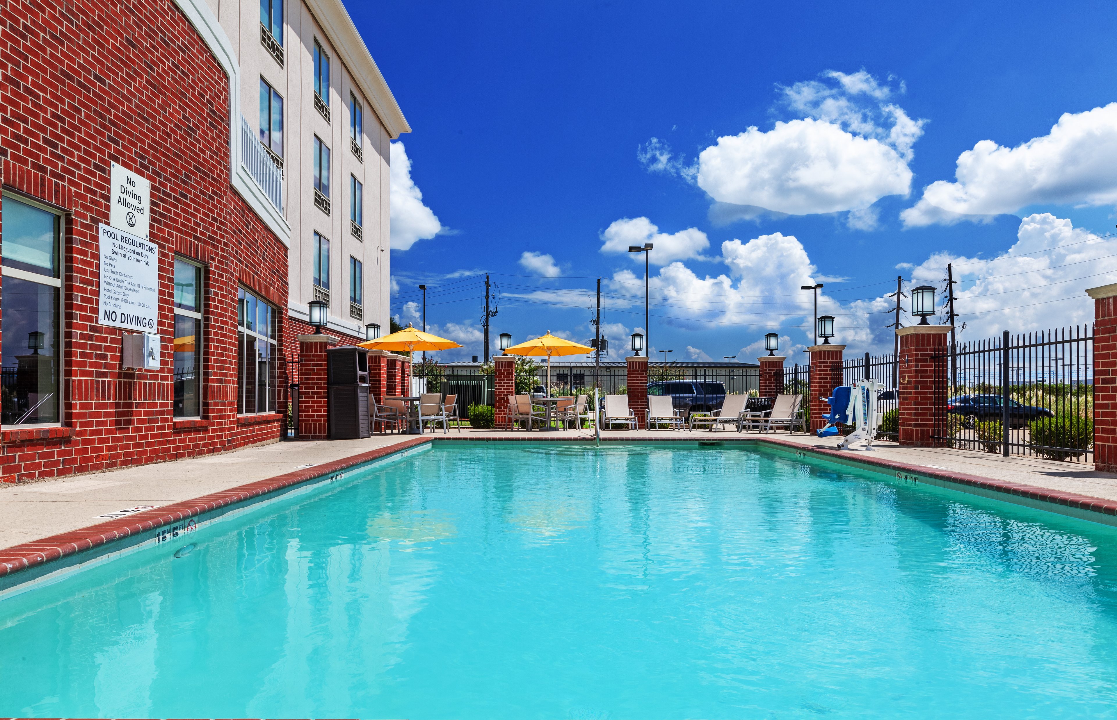 Holiday Inn Express Shreveport South Park Plaza 24/24
