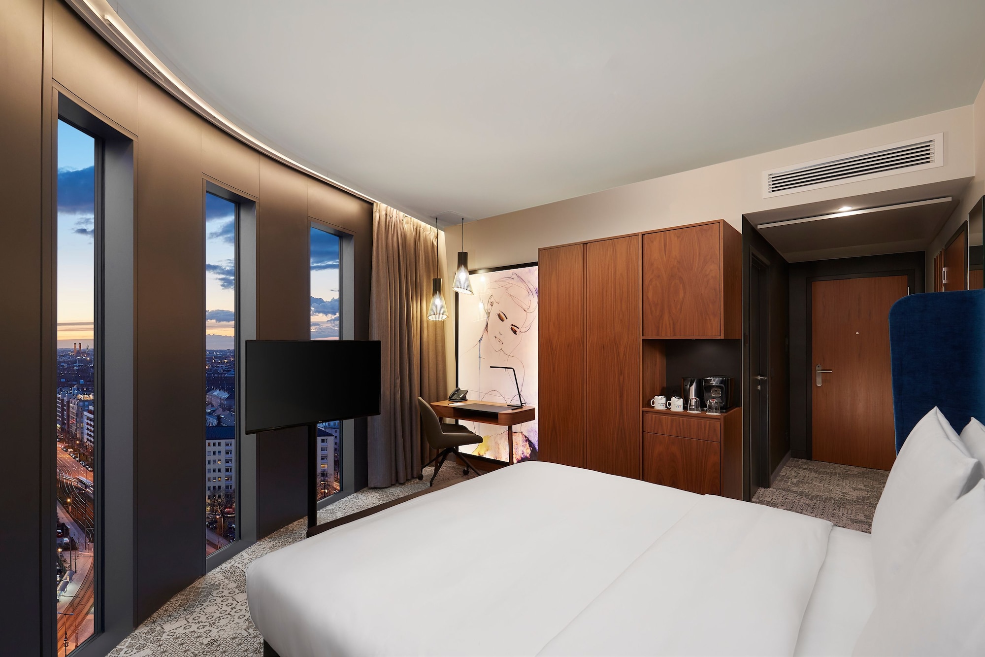 SUPERIOR, KING BED