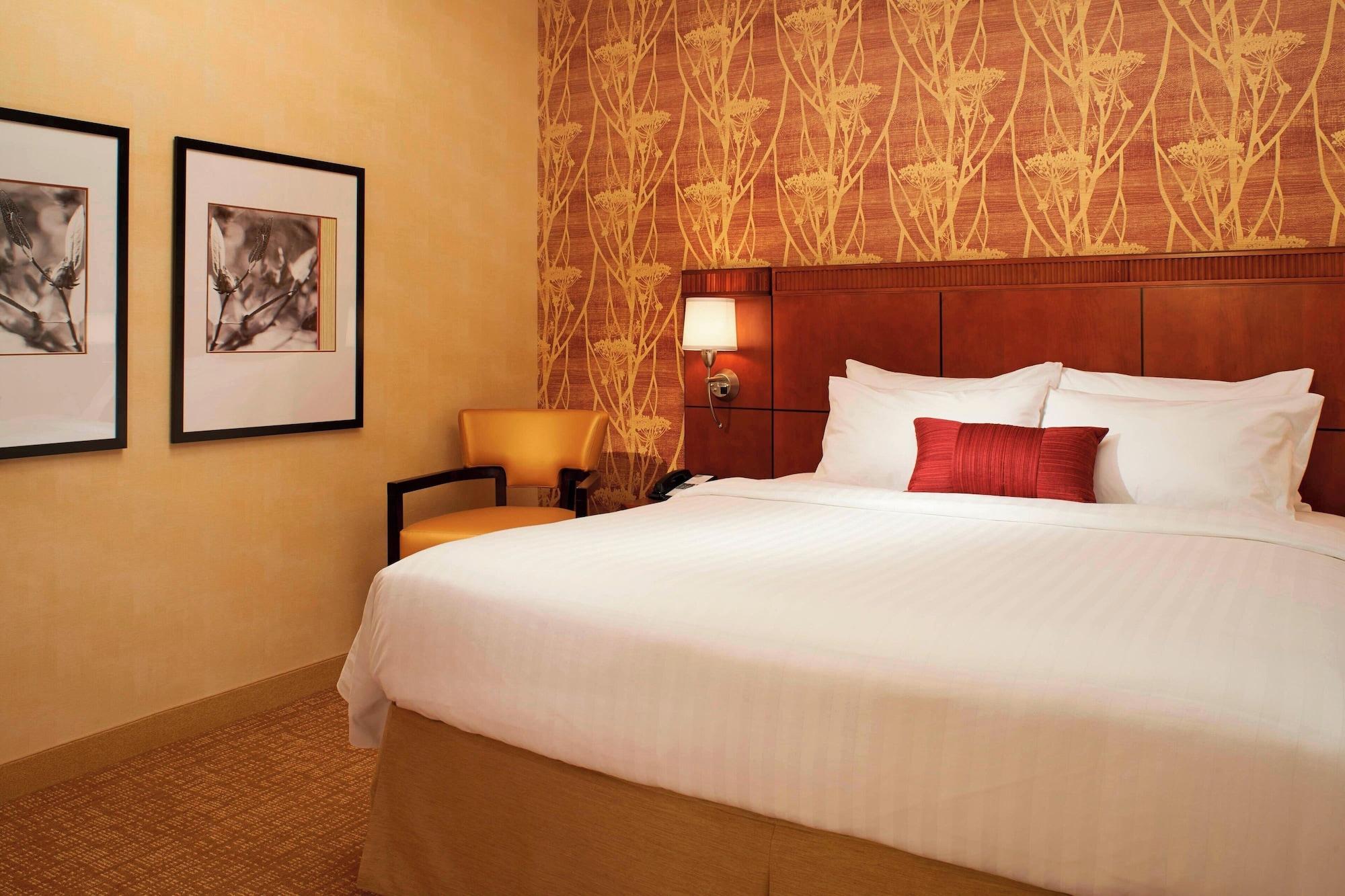1 Bedroom, Suite, Balcony