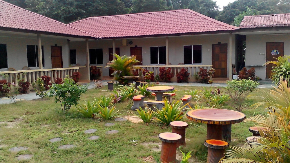 Purnama Beach Resort 61/67