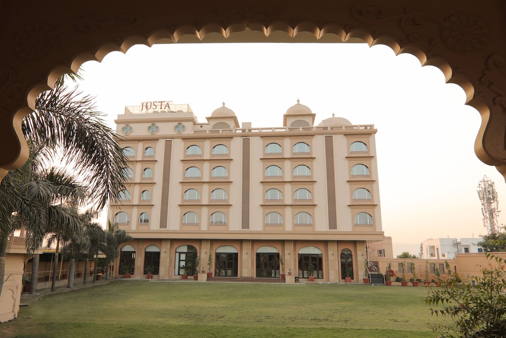juSTa Ssatvsa Resort & Spa Udaipur photo3