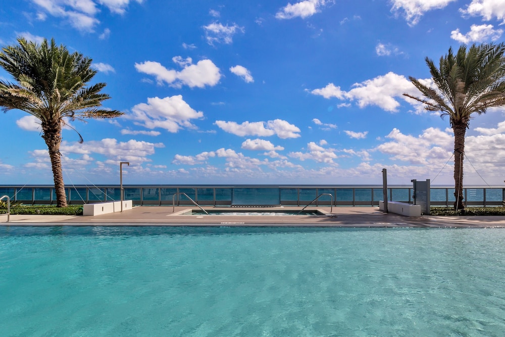 Dharma Home Suites Miami At Monte Carlo 51/53