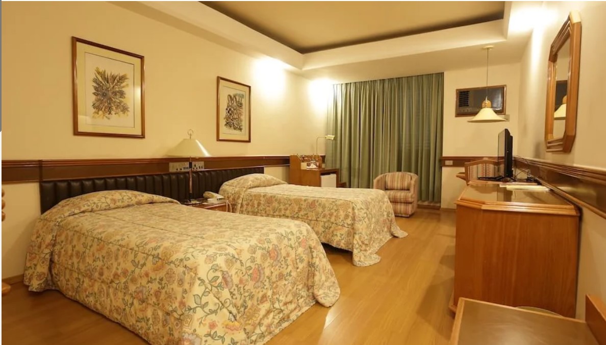 Standard, Twin Beds