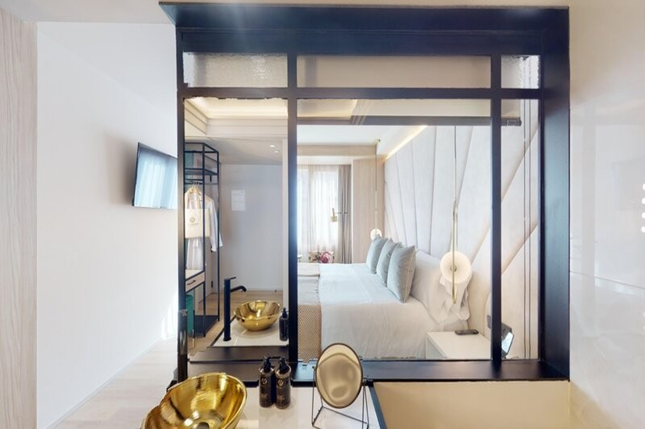 Nivia Born Boutique Hotel 18/36